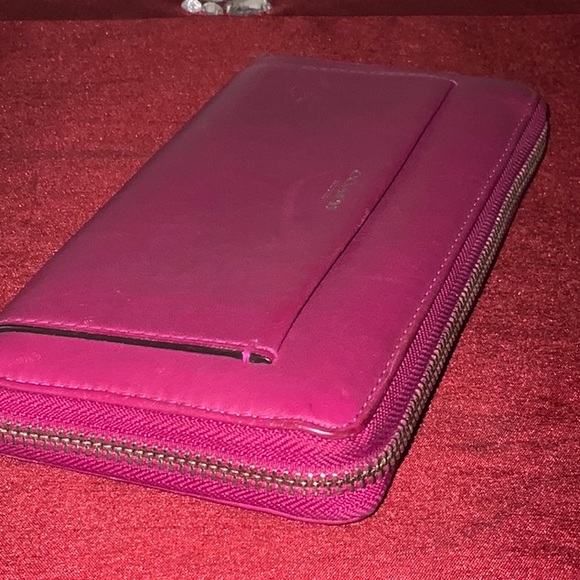 Coach New York Wallet - Picture 4 of 8